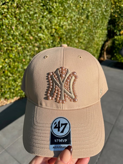 Beige New York Yankees pearled cap