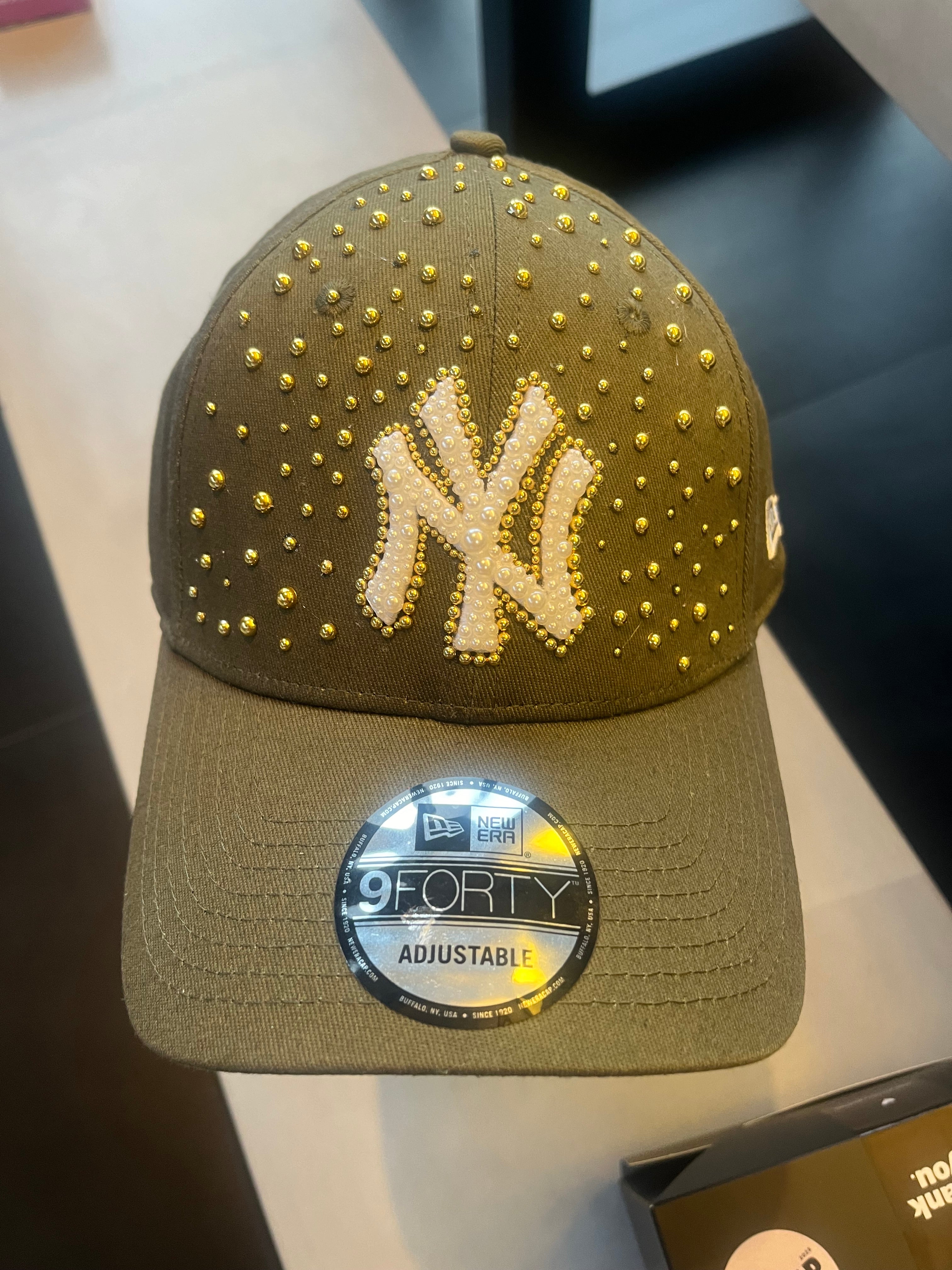 Khaki pearled New York Yankees cap