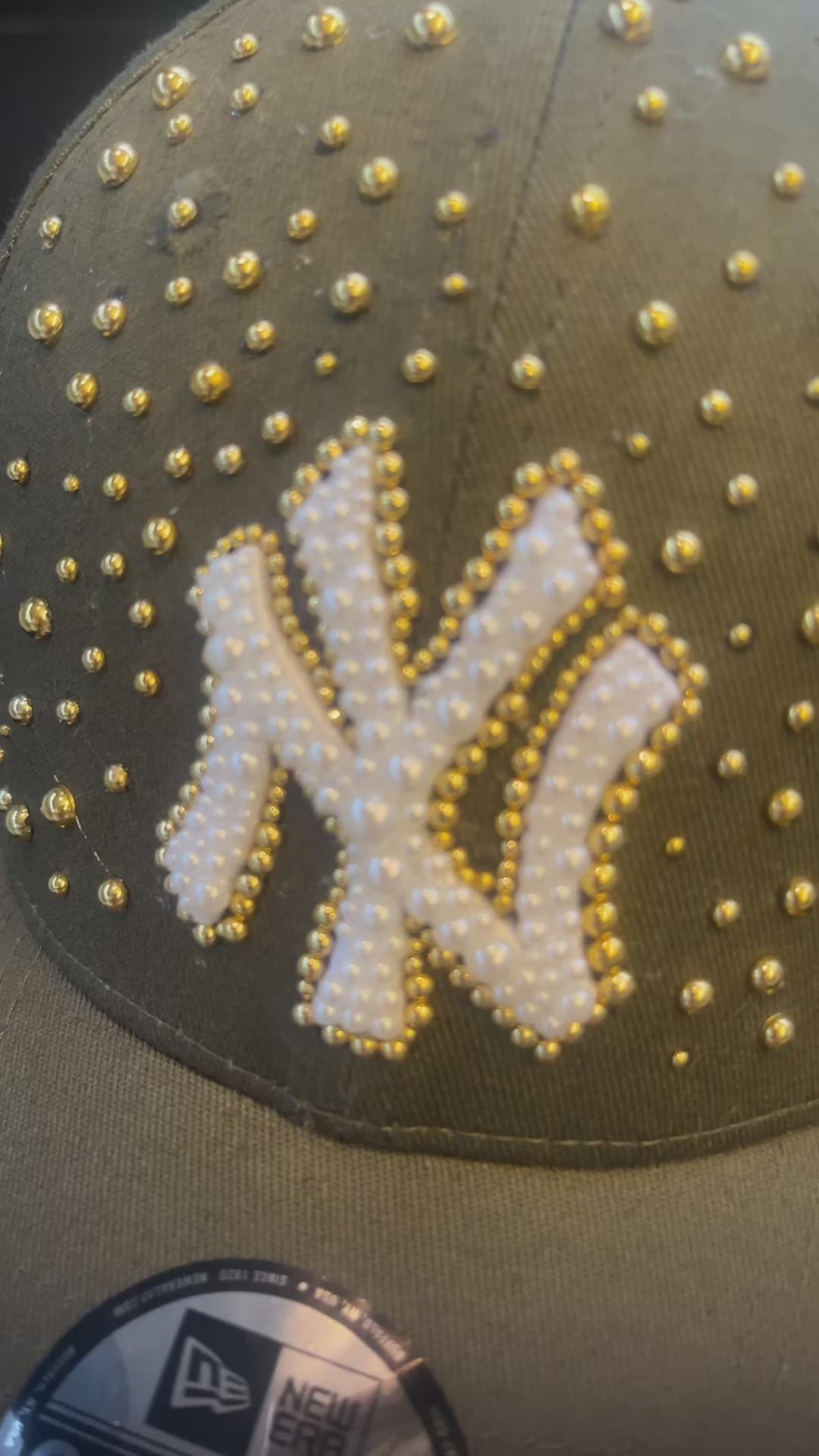 Khaki pearled New York Yankees cap