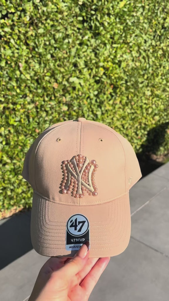 Reworked Beige NY Yankees pearled cap – No Cap